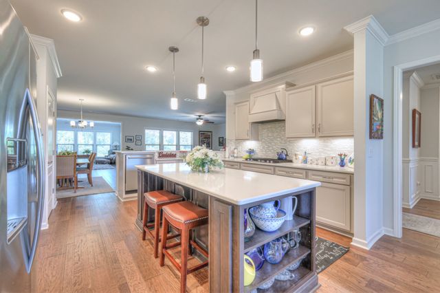 2124 Loudon Hl, Spring Hill, TN 37174