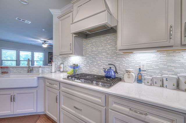 2124 Loudon Hl, Spring Hill, TN 37174