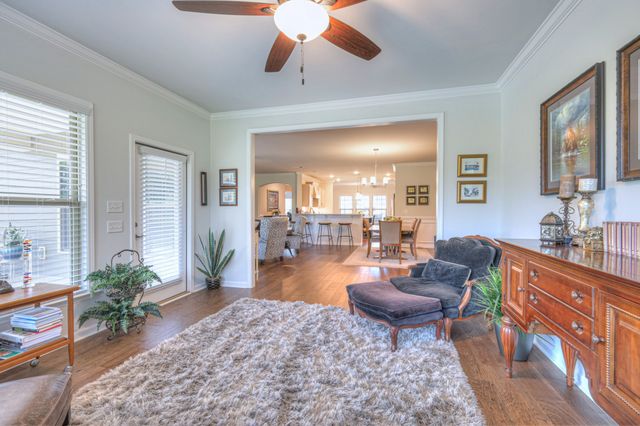 2124 Loudon Hl, Spring Hill, TN 37174