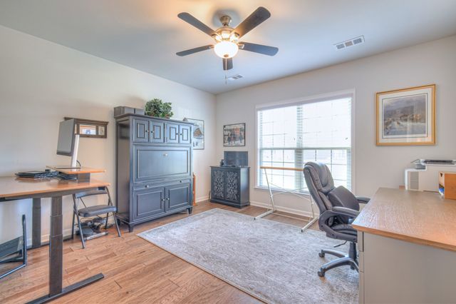 2124 Loudon Hl, Spring Hill, TN 37174