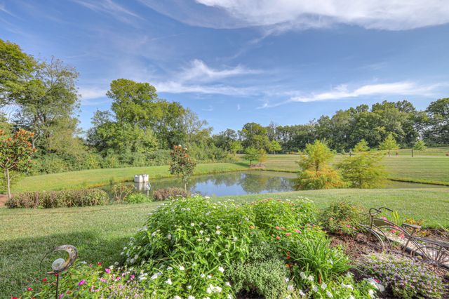 2124 Loudon Hl, Spring Hill, TN 37174