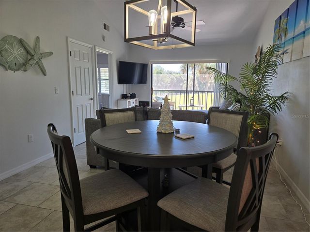 927 CAPRI ISLES BOULEVARD 10, Venice, FL 34292