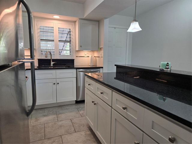 927 CAPRI ISLES BOULEVARD 10, Venice, FL 34292