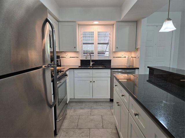 927 CAPRI ISLES BOULEVARD 10, Venice, FL 34292
