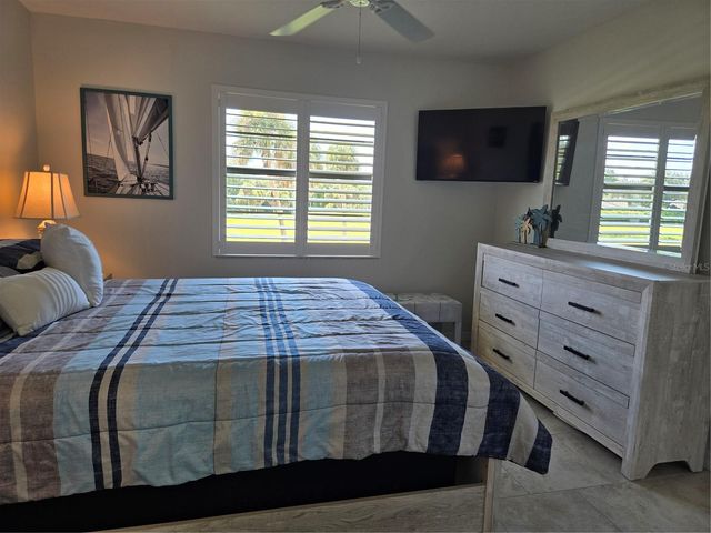 927 CAPRI ISLES BOULEVARD 10, Venice, FL 34292