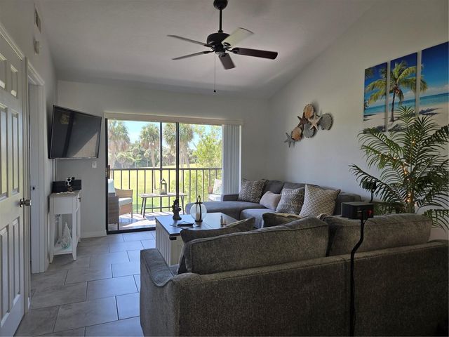 927 CAPRI ISLES BOULEVARD 10, Venice, FL 34292
