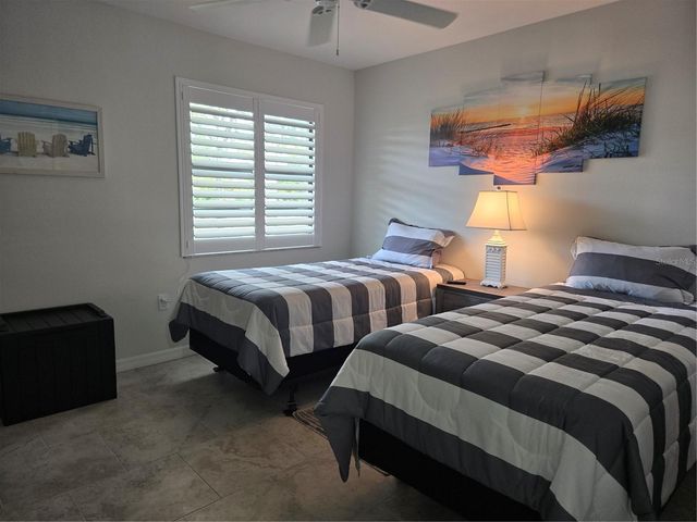 927 CAPRI ISLES BOULEVARD 10, Venice, FL 34292