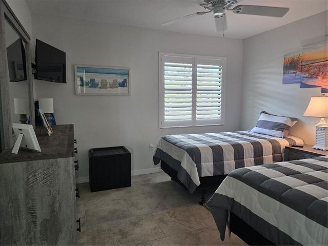 927 CAPRI ISLES BOULEVARD 10, Venice, FL 34292