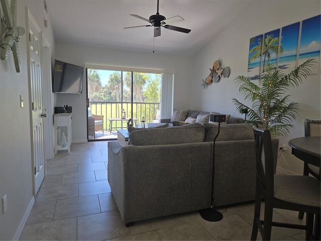 927 CAPRI ISLES BOULEVARD 10, Venice, FL 34292