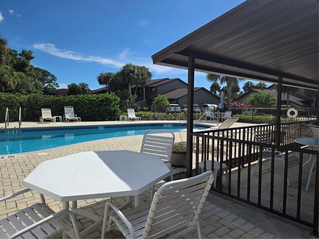927 CAPRI ISLES BOULEVARD 10, Venice, FL 34292