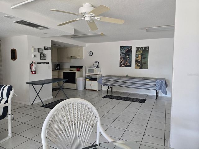927 CAPRI ISLES BOULEVARD 10, Venice, FL 34292