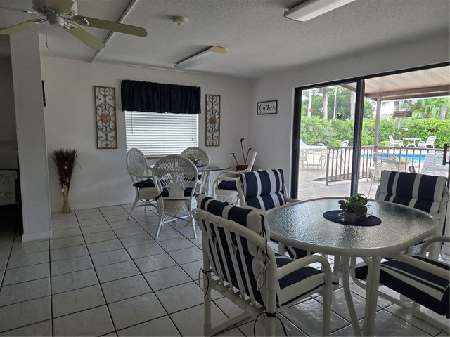 927 CAPRI ISLES BOULEVARD 10, Venice, FL 34292