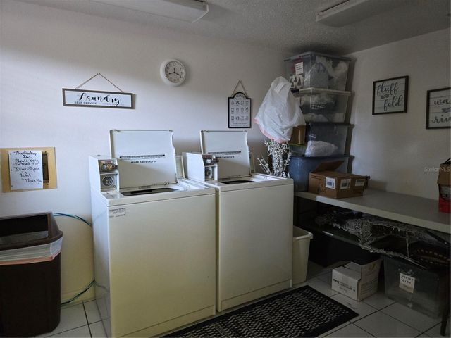 927 CAPRI ISLES BOULEVARD 10, Venice, FL 34292