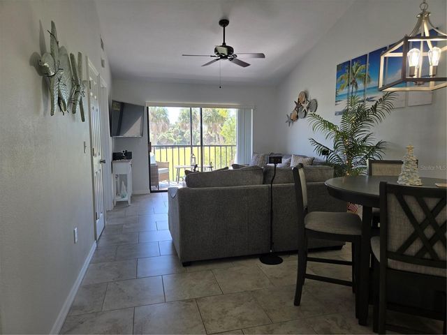 927 CAPRI ISLES BOULEVARD 10, Venice, FL 34292