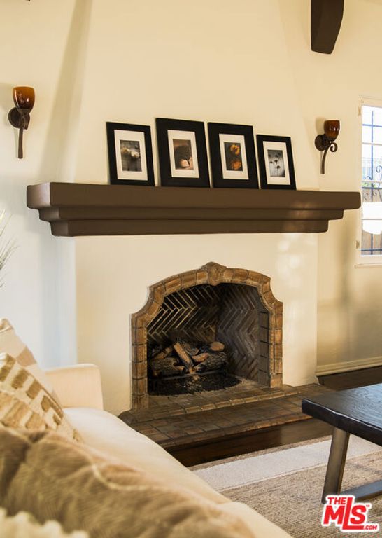 Image 14 of property listing at 6427 Lindenhurst Avenue, Los Angeles, CA 90048