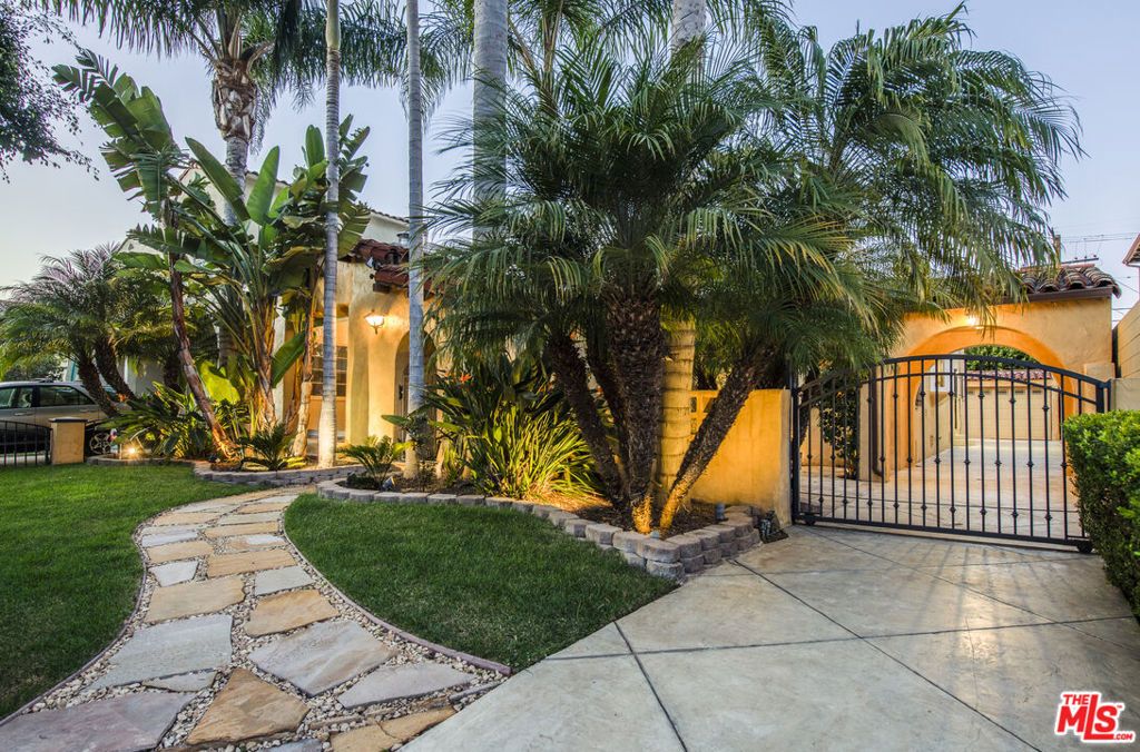 Image 2 of property listing at 6427 Lindenhurst Avenue, Los Angeles, CA 90048