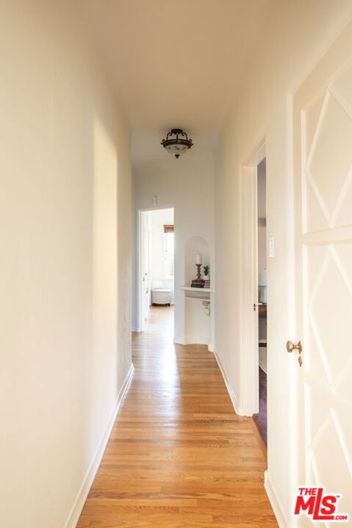 Image 33 of property listing at 6427 Lindenhurst Avenue, Los Angeles, CA 90048