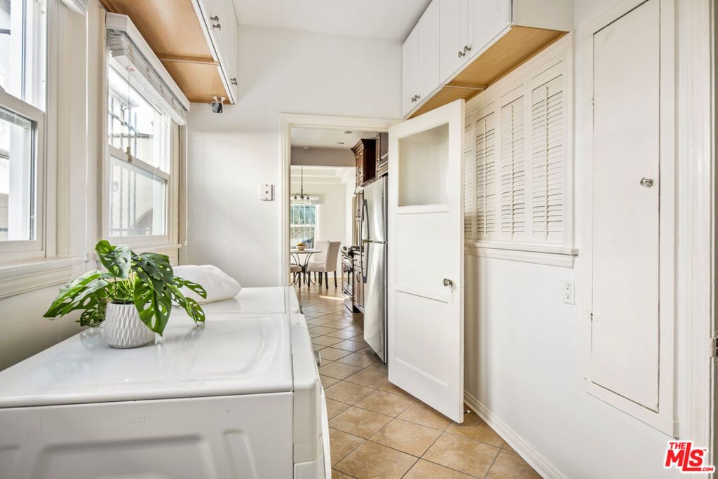 Image 40 of property listing at 6427 Lindenhurst Avenue, Los Angeles, CA 90048