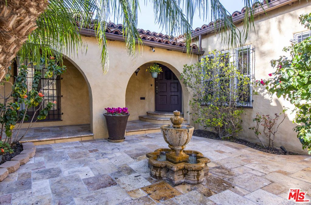 Image 52 of property listing at 6427 Lindenhurst Avenue, Los Angeles, CA 90048