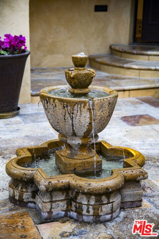 Image 53 of property listing at 6427 Lindenhurst Avenue, Los Angeles, CA 90048