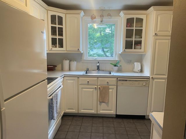 39 Twelfth Ave, Brockton, MA 02302