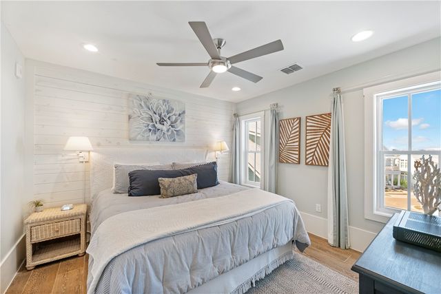 128 Market St 5-103, Port Aransas, TX 78373