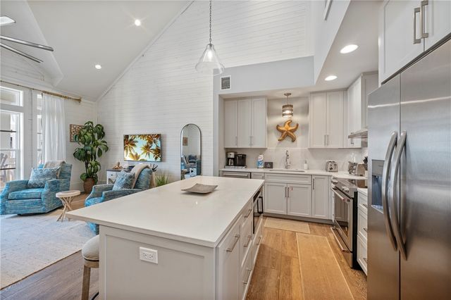 128 Market St 5-103, Port Aransas, TX 78373