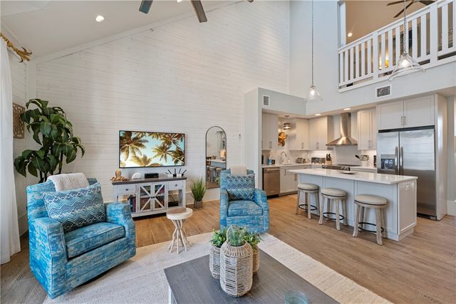 128 Market St 5-103, Port Aransas, TX 78373