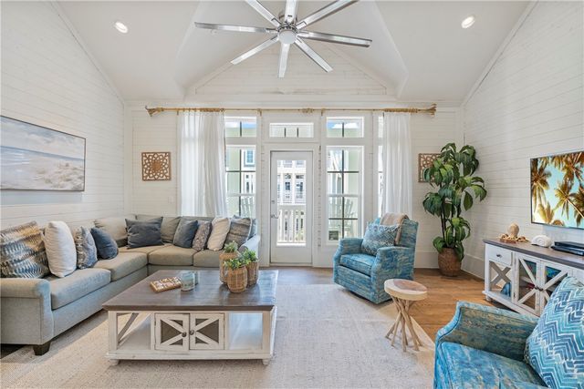 128 Market St 5-103, Port Aransas, TX 78373