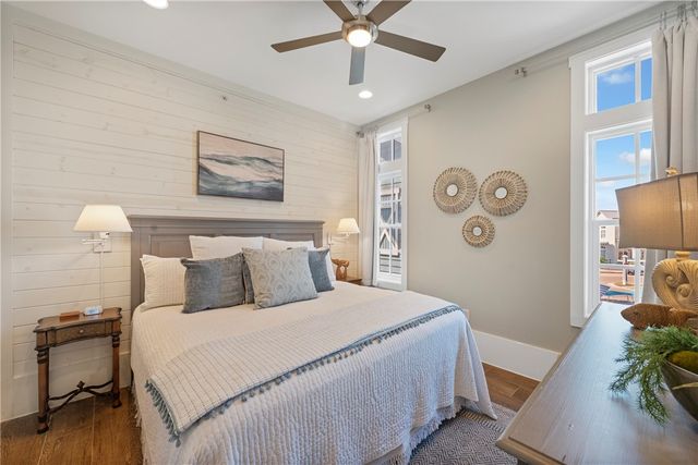 128 Market St 5-103, Port Aransas, TX 78373