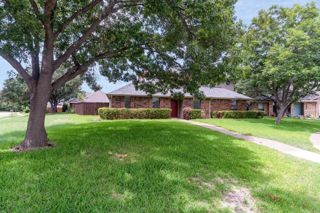 1905 Lansdown Court, Carrollton, TX 75010