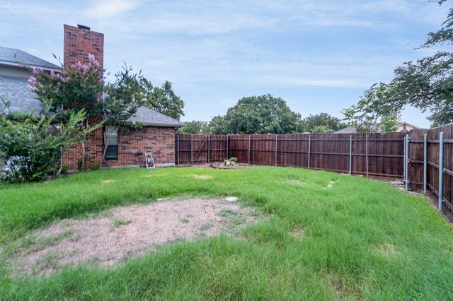 1905 Lansdown Court, Carrollton, TX 75010