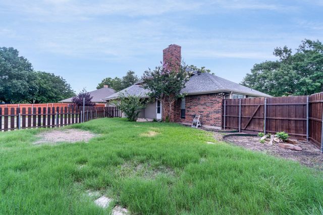 1905 Lansdown Court, Carrollton, TX 75010