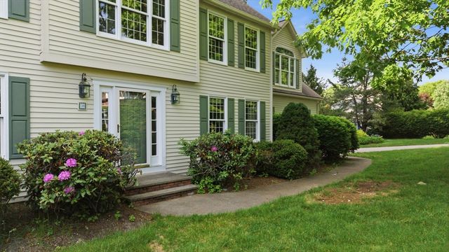 28 Ridge, Norfolk, MA 02056