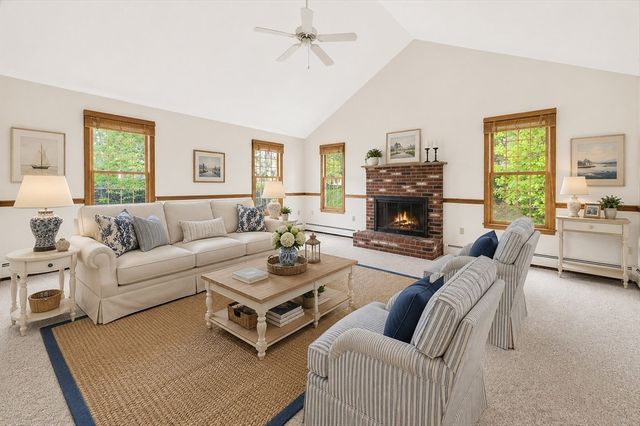 28 Ridge, Norfolk, MA 02056