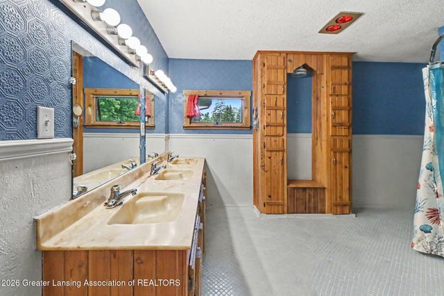 12092 Rupp Road, Grand Ledge, MI 48837