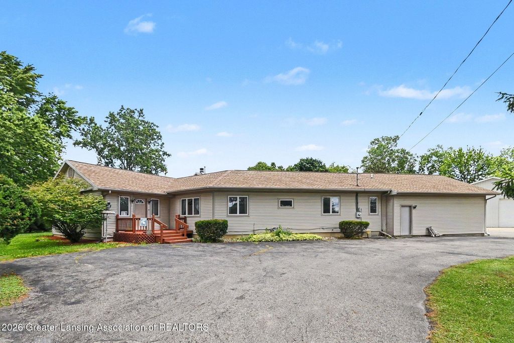 12092 Rupp Road, Grand Ledge, MI 48837