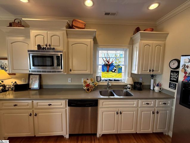 6 Hidden Springs Lane, Taylors, SC 29687