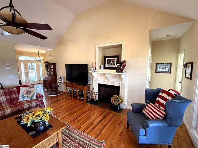 6 Hidden Springs Lane, Taylors, SC 29687