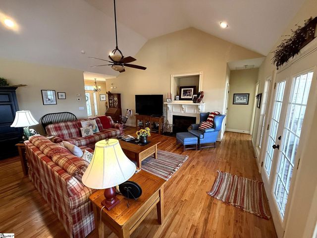 6 Hidden Springs Lane, Taylors, SC 29687