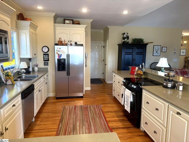 6 Hidden Springs Lane, Taylors, SC 29687