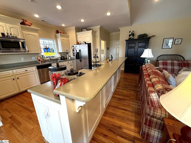 6 Hidden Springs Lane, Taylors, SC 29687