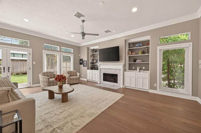 5335 Fairdale Lane, Houston, TX 77056