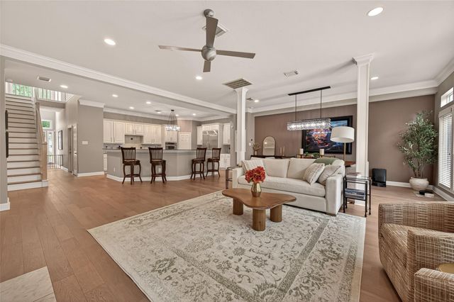 5335 Fairdale Lane, Houston, TX 77056