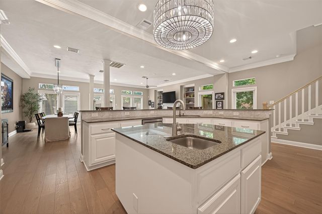 5335 Fairdale Lane, Houston, TX 77056