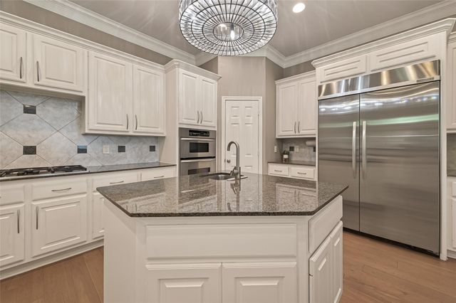 5335 Fairdale Lane, Houston, TX 77056