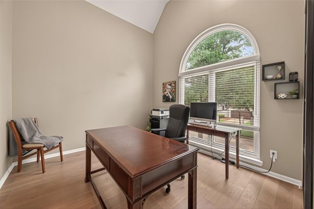 5335 Fairdale Lane, Houston, TX 77056