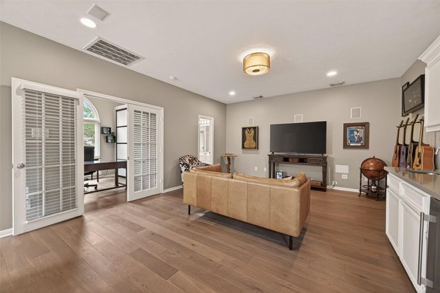 5335 Fairdale Lane, Houston, TX 77056