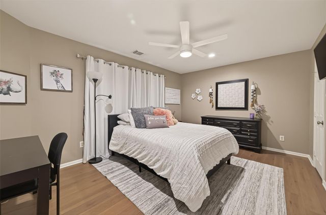 5335 Fairdale Lane, Houston, TX 77056