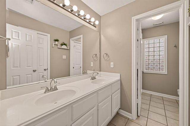 5335 Fairdale Lane, Houston, TX 77056